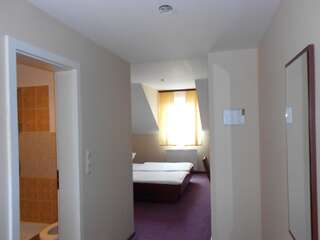 Отель Hotel Lan Орадя Двухместный номер с 1 кроватью или 2 отдельными кроватями-2