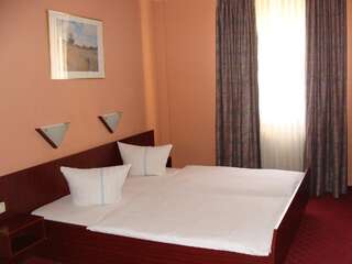 Отель Hotel Lan Орадя Двухместный номер с 1 кроватью или 2 отдельными кроватями-9