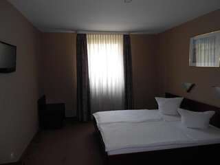 Отель Hotel Lan Орадя Двухместный номер с 1 кроватью или 2 отдельными кроватями-34